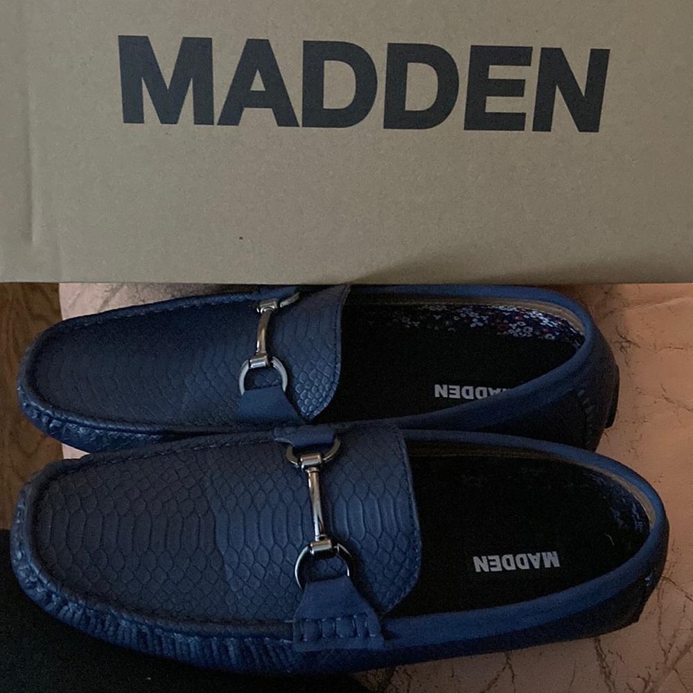Gently used Men Steve Madden driving moccasin shoe size 8-